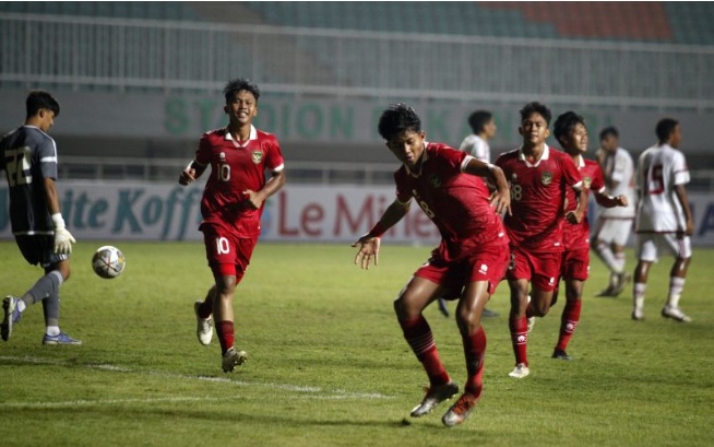 Foto Pelatih Tim U-17 UEA Puji Kualitas Tiga Pemain Indonesia