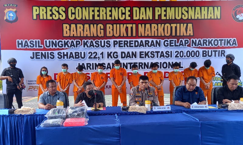 Foto Dikendalikan Napi, Polda Riau Musnahkan 22,5 Kg Shabu dan 20 Ribu Ekstasi Jaringan International