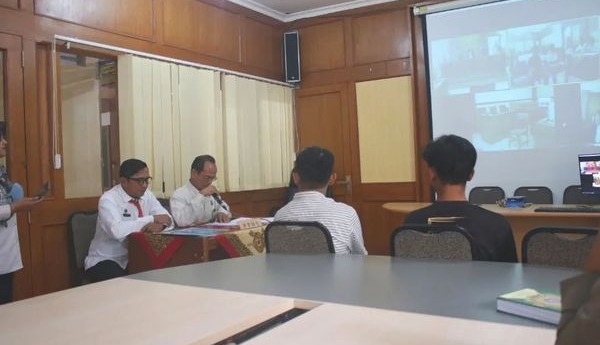 Foto Satpol PP Padang Adili Empat Orang Pelanggar Perda