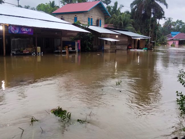 Foto Ratusan KK dan Ribuan Warga Jadi Korban Musibah Banjir di Wilayah Timpeh