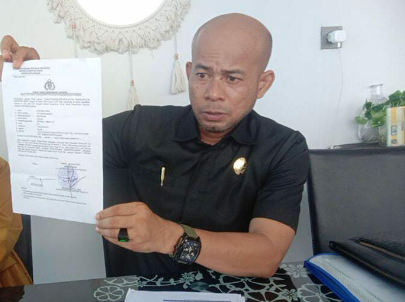 Foto Terlapor Pembuat Berita Perselingkuhan Ketua DPRD Padang Mangkir dari Panggilan Polisi