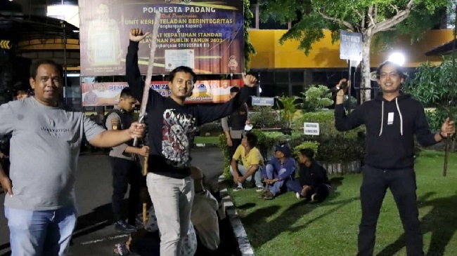 Foto Antisipasi Balapan Liar, Polresta Padang Amankan 5 Unit Sepeda Motor dengan Knalpot Brong