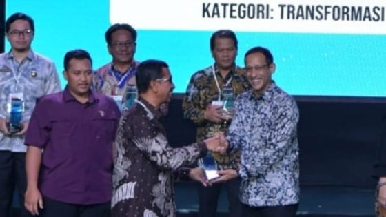Foto Sumbar Raih Anugerah Merdeka Belajar dari Mendikbudristek Jogjakarta