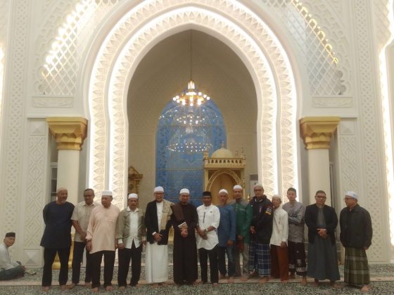 Foto Wisatawan Malaysia Kunjungi Masjid Al-Hakim, Kadis Pariwisata Padang Sebut Sejalan dengan Program Paparamu