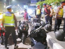 Foto Diduga Akan Balap Liar, Belasan Remaja dan Sepeda Motor Diamankan Polisi Payakumbuh