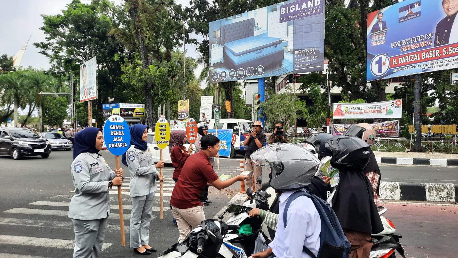 Foto Target Pajak Kendaraan Bermotor Sumbar Meleset, Dana Bagi Hasil Kabupaten dan Kota Dipangkas