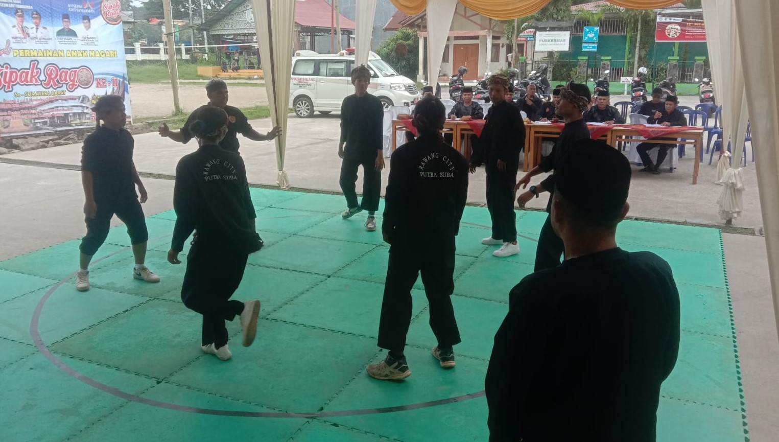 Foto Mengenal Permainan Tradisional Minangkabau Sipak Rago