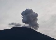 Foto Terjadi Peningkatan Erupsi Gunung Marapi, Masyarakat Diminta Waspada