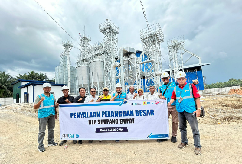 Foto Gunakan Listrik PLN 555 kVA, Pabrik Jagung Kinali Mampu Produksi 50 Ton Per Hari
