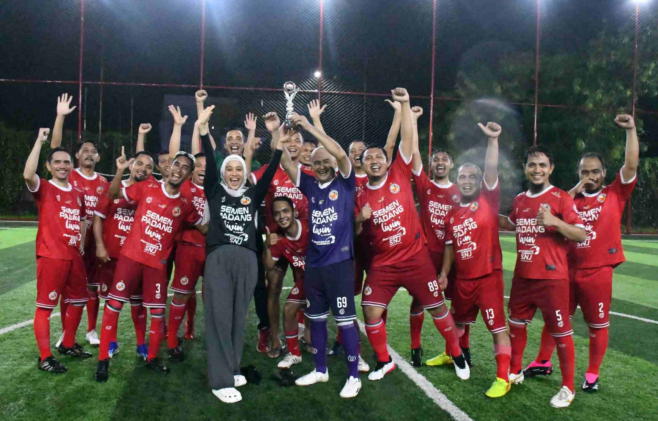 Foto Mini Soccer Trofeo Cup JPS HUT ke-114 PT Semen Padang, Tim Humas FC Semen Padang Juara 1