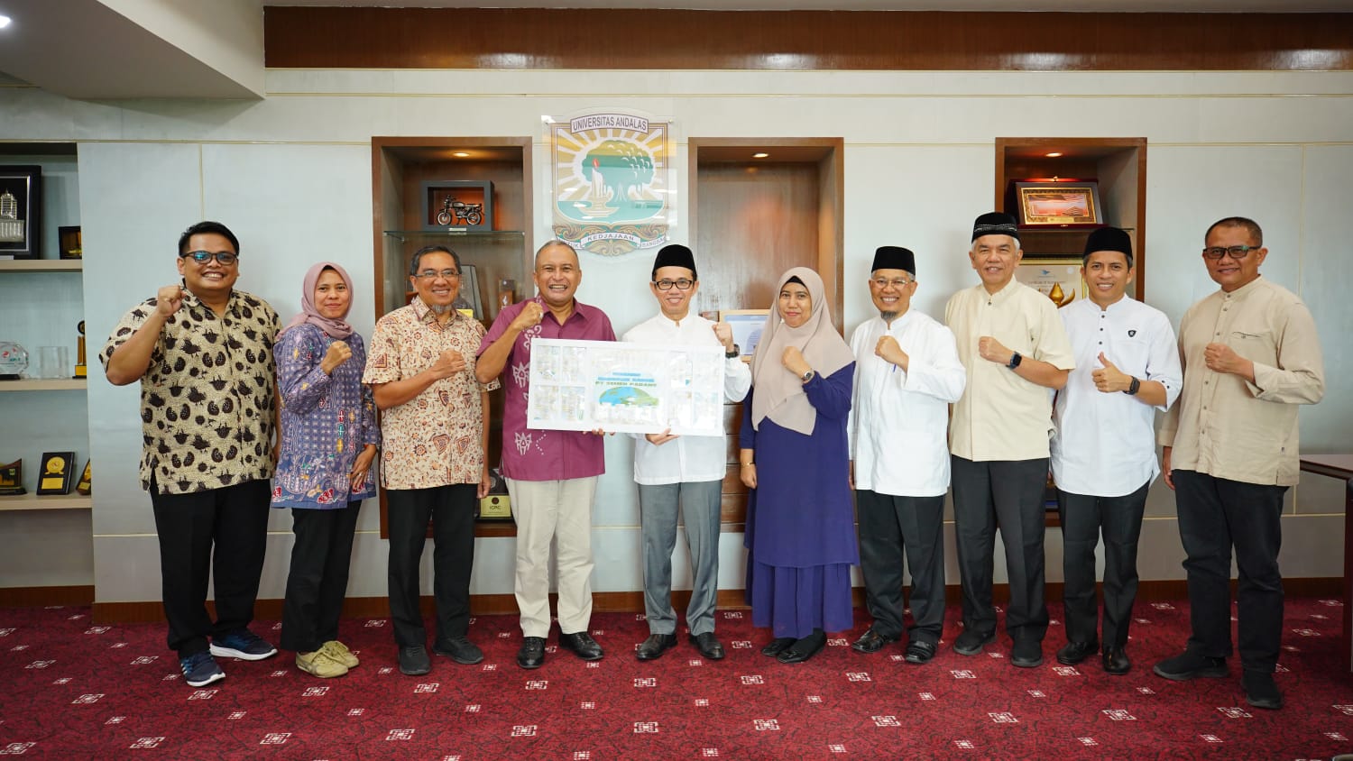 Foto PPST Unand Kumpulkan 53 Keping Emas dari Program Nabuang Sarok Semen Padang