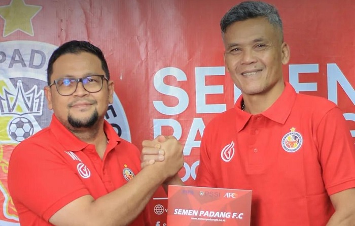 Foto Semen Padang FC Angkat Hendri Susilo Sebagai Pelatih Kepala di Liga 1