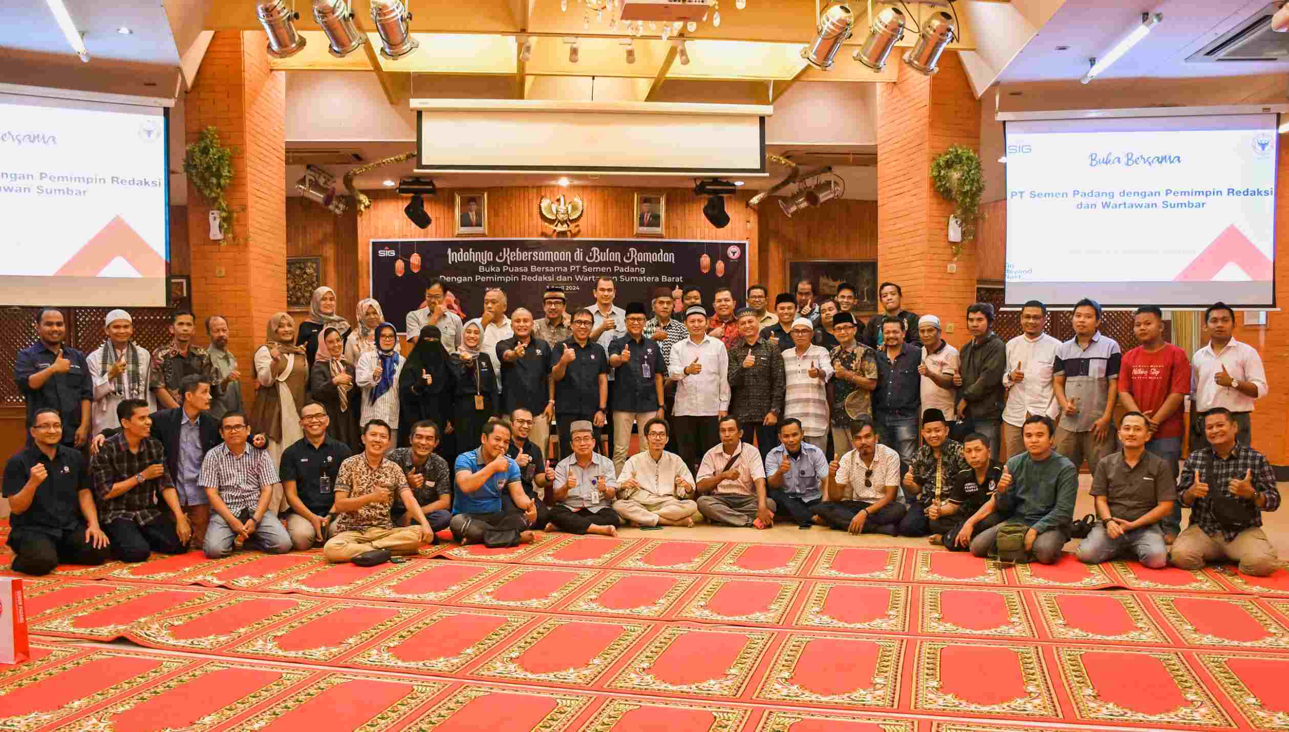 Foto Tingkatkan Ukhuwah Islamiyah di Bulan Ramadan, Semen Padang Buka Puasa Bersama dengan Media