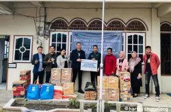Bank Mandiri Area Padang salurkan bantuan untuk korban banjir lahar dingin di Nagari Panyalaian, Kecamatan X Koto, Kabupaten Tanah Datar. (Ist)