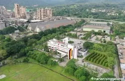 Komplek pabrik PT Semen Padang dari udara.