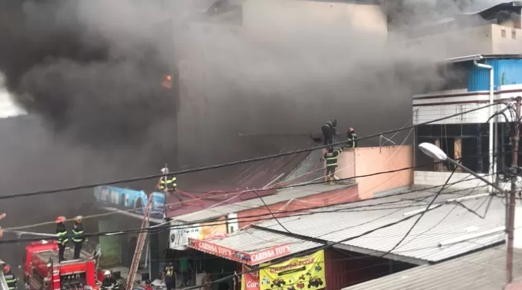 Kebakaran di Blok A Pasar Raya Kota Padang, Berkali-kali Terdengar Ledakan