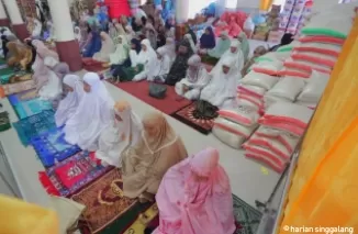 Badan Amil Zakat Nasional (BAZNAS) RI menggelar dzikir dan doa bersama penyintas banjir bandang Sumatera Barat (Sumbar) Minggu (19/5/2024).Ist