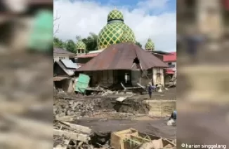 Masjid Galuang Sungai Pua masih berdiri kokoh. (*)