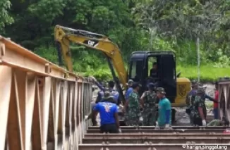 Pembangunan jembatan bailey di Nagari Sungai Jambu. (ist)
