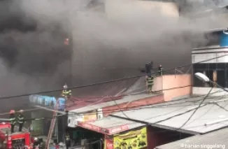 Kebakaran di Blok A Pasar Raya Kota Padang, Berkali-kali Terdengar Ledakan