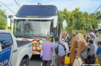 Sebanyak 385 jemaah haji Kabupaten Agam dari kloter 02 tiba di kampung halaman dengan selamat, Selasa (25/6).- ist