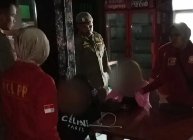 Tetap Buka saat Ramadhan, Dua Cafe Karaoke di Padang Barat Didatangi Pol PP