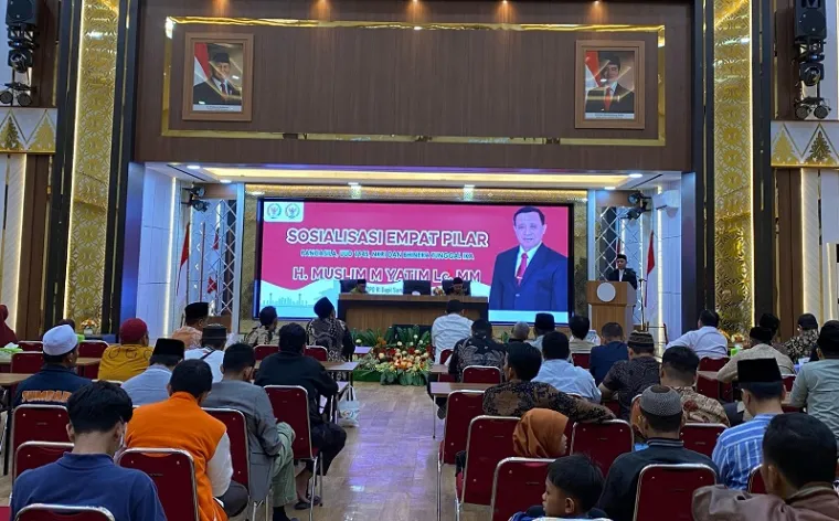 Anggota DPD/MPR-RI, Buya Muslim M. Yatim dalam kegiatan Sosialisasi Empat Pilar di aula DPW PKS Sumbar. Ist