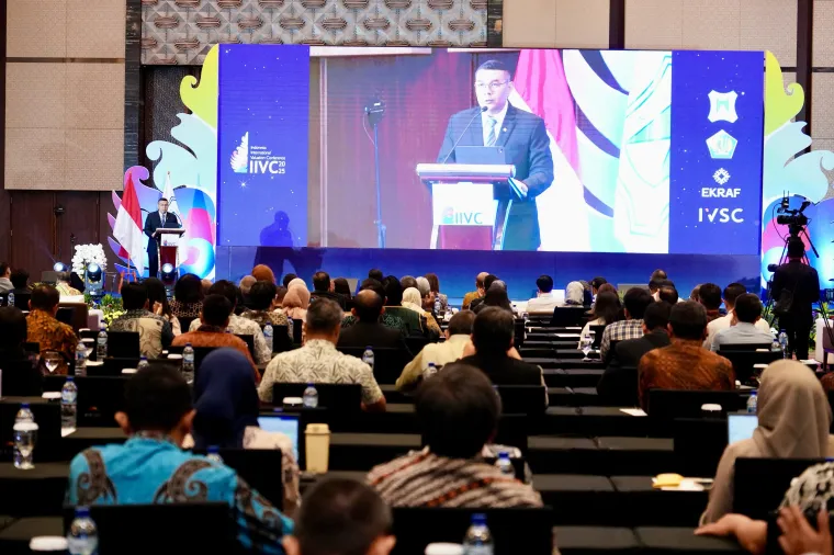 Wamen Ossy mengatakan, proses pengadaan tanah diprioritaskan bagi keberlanjutan hidup masyarakat Indonesia. Hal itu disampaikannya saat menjadi pembicara di Indonesia International Valuation Conference. (ist)