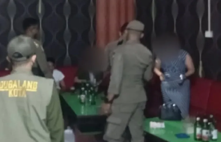 Satpol PP Padang Temukan Kafe Buka Melebihi Batas Jam Operasional