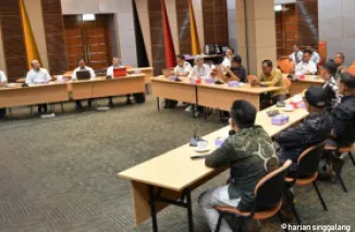 Semen Padang Sosialisasikan Produk Unggulan ke Camat dan Wali Nagari se-Kecamatan Lengayang di Ruang Rapat Lantai I Kantor Pusat PT Semen Padang pada Senin (5/5/2025). Ist